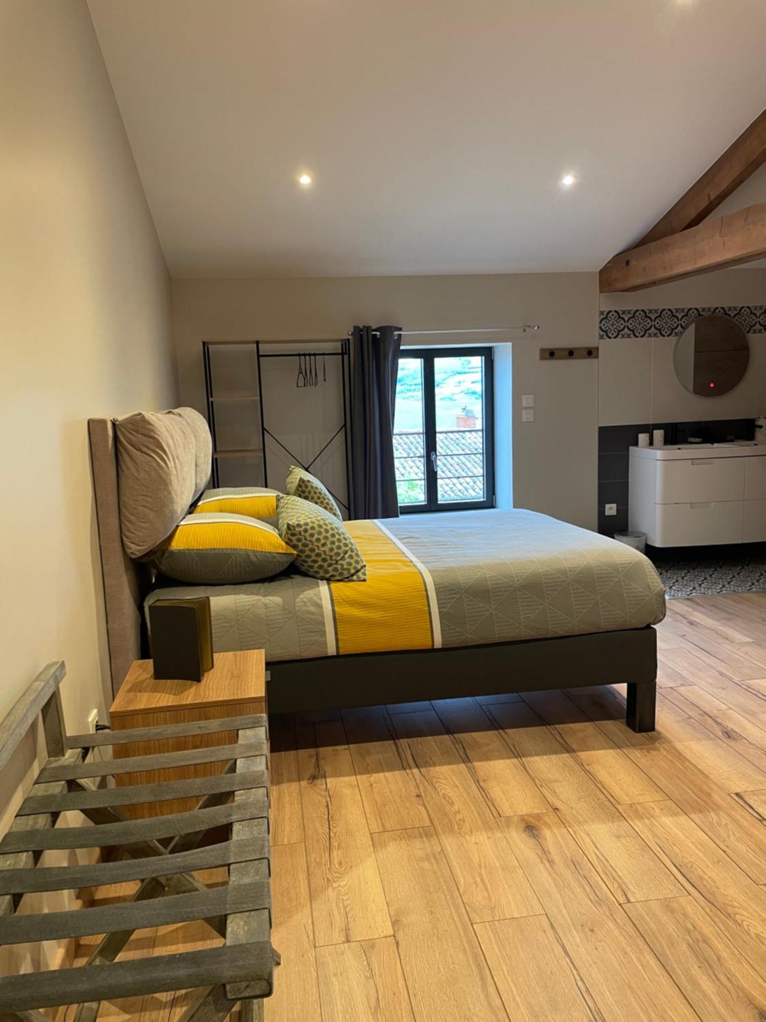 Au Petit Bonheur chez Bambina Hotel Leynes Eksteriør billede
