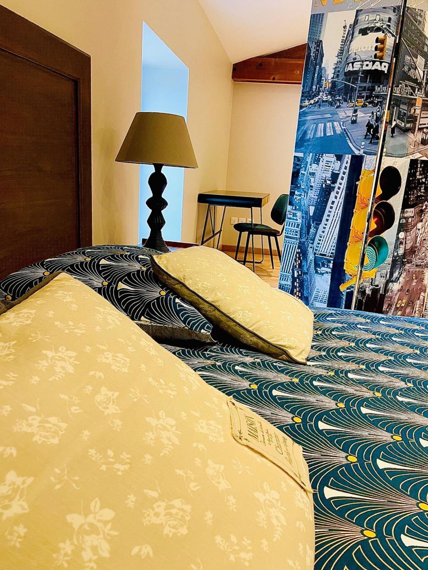 Au Petit Bonheur chez Bambina Hotel Leynes Eksteriør billede