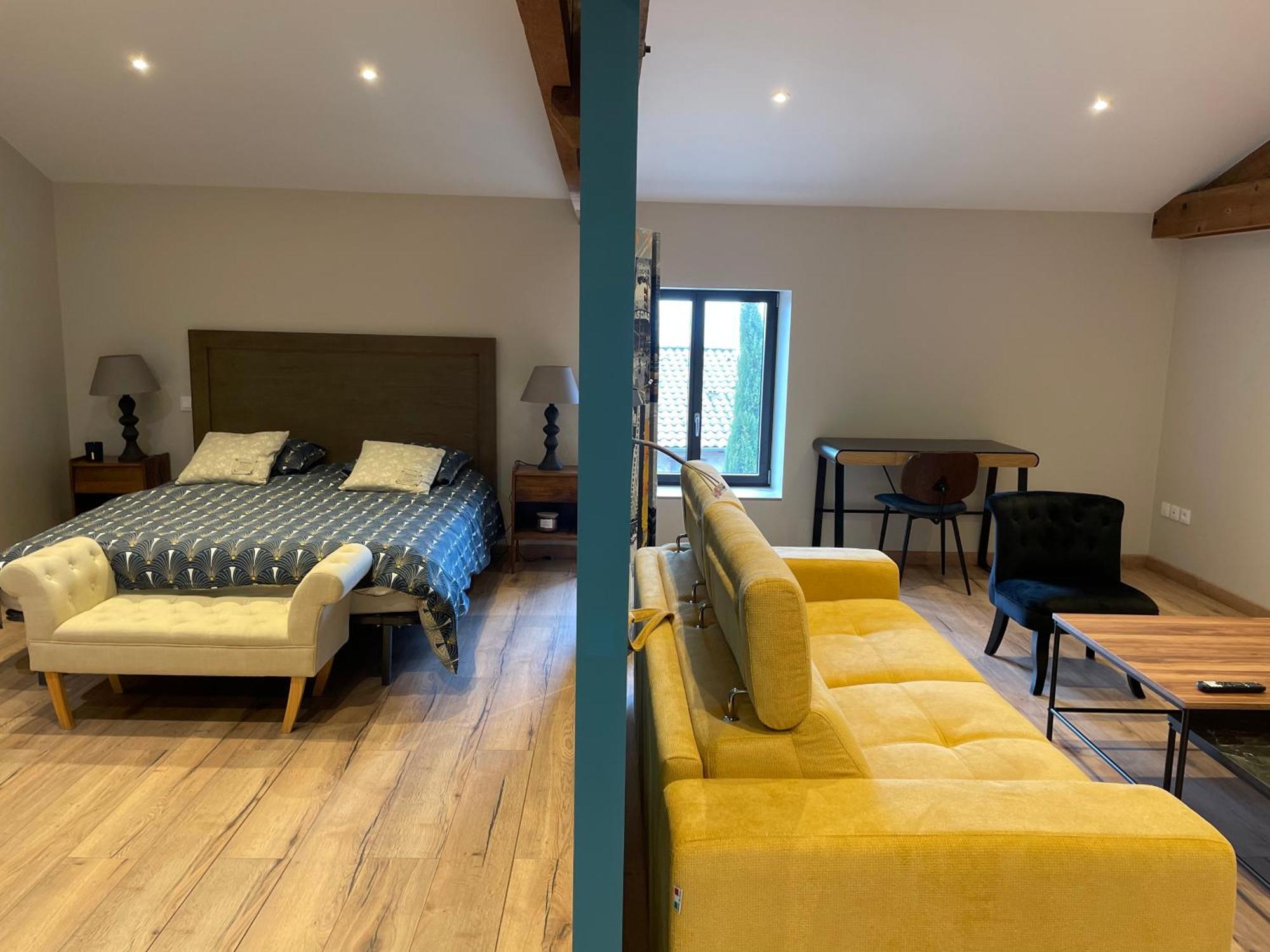 Au Petit Bonheur chez Bambina Hotel Leynes Eksteriør billede